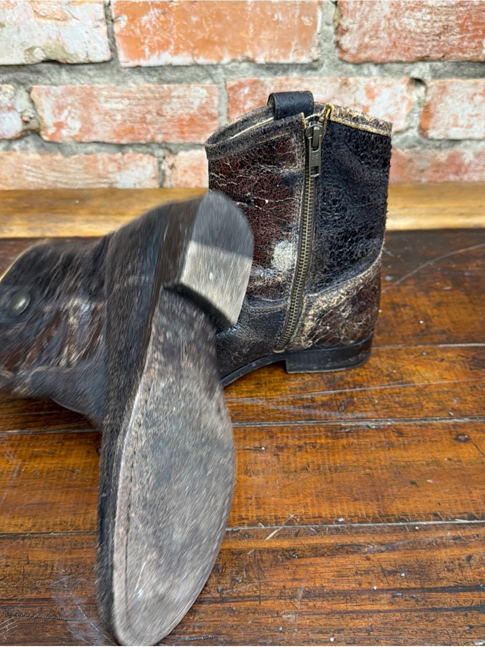 Frye Women’s Brown Leather Zip Ankle Boots - Picture 2 of 7